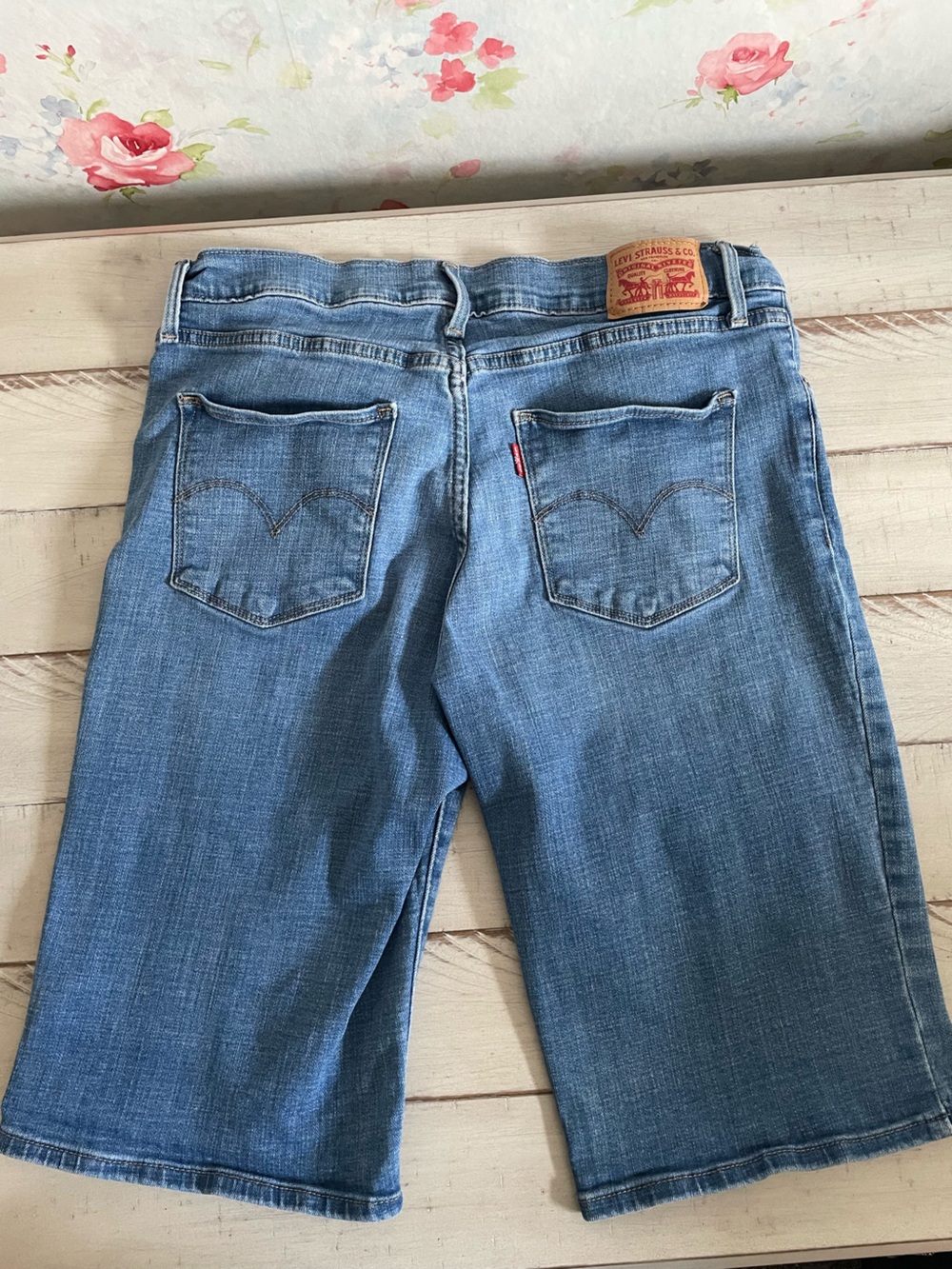 Levis Denim Bermuda Shorts Size 31